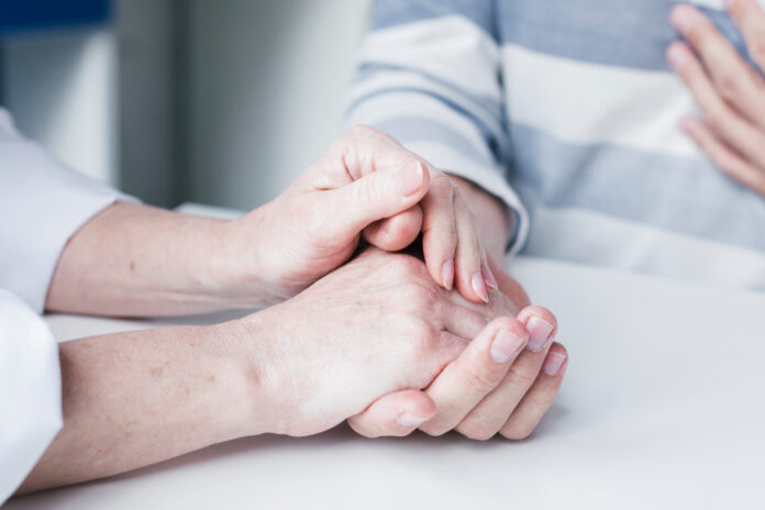 Tratamento individualizado pode ajudar contra a depressão, mãos, ajuda, depressão